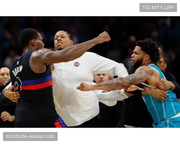 活塞黄蜂大规模冲突四人禁赛17场 奥本山后汽车城再陷舆论漩涡 活塞黄蜂大规模冲突四人禁赛17场 奥本山后汽车城再陷舆论漩涡